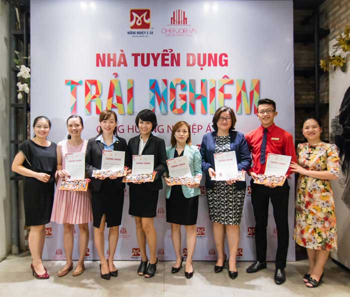 nha tuyen dung trai nghiem cung hnaau