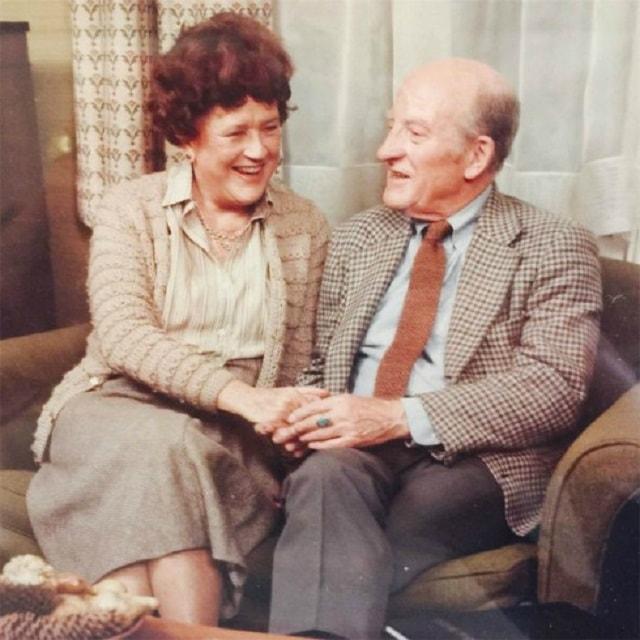 Julia Child và chồng Julia Child va chong