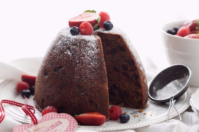 Pudding thập cẩm là món bánh truyền thống trong lễ Giáng sinh banh pudding thap cam trong le giang sinh