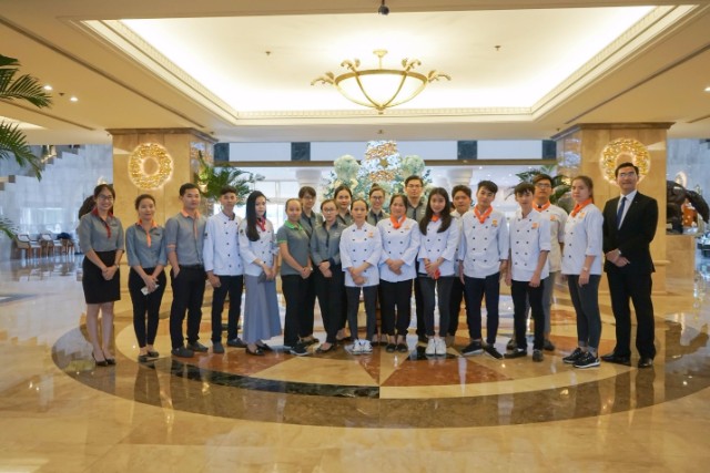 Học viên Hướng Nghiệp Á Âu tham gia Hotel Tour hoc vien hnaau tham gia hotel tour