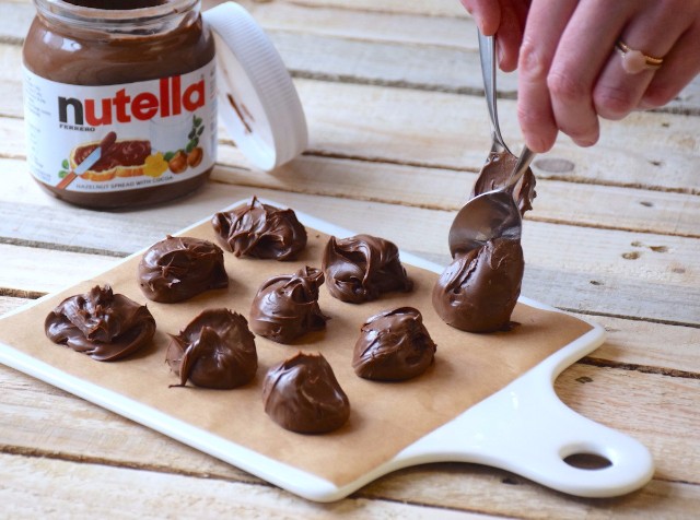 Nutella một món ăn có thành phần từ mứt hạt phỉ và socola ngọt nutella mon an thanh phan tu mut hat phi va socola