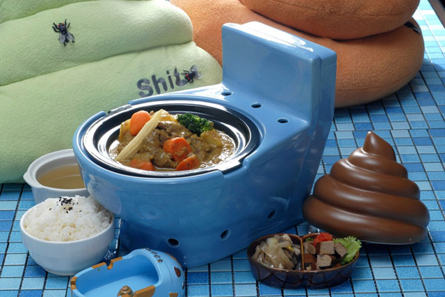 Bạn có dám thử món ăn đựng trong mô hình bồn cầu này ban co dam thu mon an dung trong bon cau