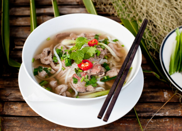 Phở - món ăn truyền thống Việt Nam nổi tiếng thế giới pho mon an truyen thong viet nam noi tieng the gioi