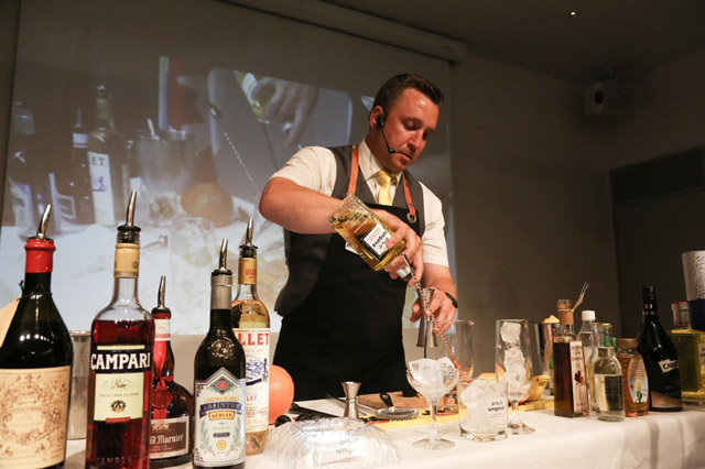 Trong giới Bartender, Joshua Groom là cái tên mỗi khi nhắc đều làm người người ngưỡng mộ joshua groom