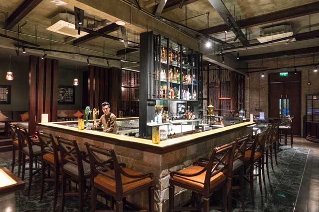 Nhà hàng Bistro đặc trưng với sự kết hợp của quán bar và quán café Nhà hàng Bistro