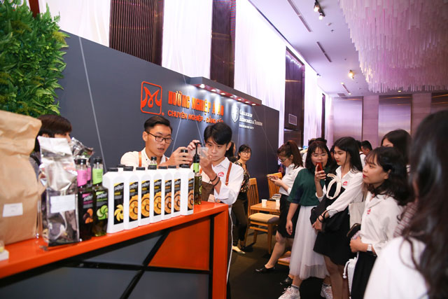 Hướng Nghiệp Á Âu tổ chức các hoạt động trải nghiệm tay nghề, thu hút nhiều ứng viên cong ty co phan huong nghiep a au