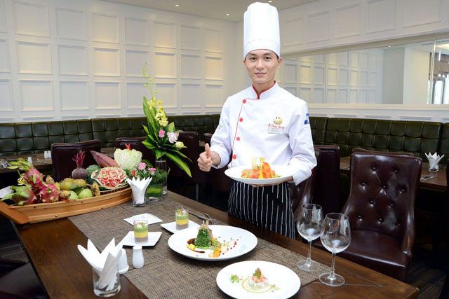 Với Lê Trọng Thuật, chính ngọn lửa đam mê đã giúp anh gắn bó lâu dài với nghề Bếp dau bep le trong thuat
