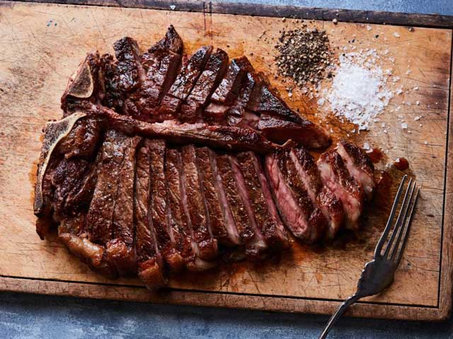 T-bone Steak đậm đà hương vị dành cho những tín đồ steak T-bone Steak