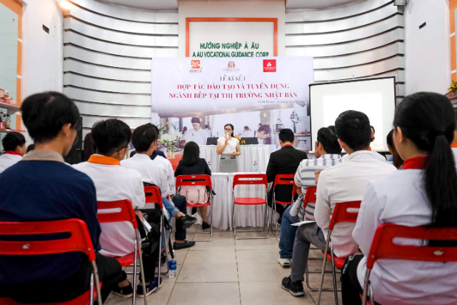 Bà Nguyễn Thị Quỳnh Anh gửi gắm thông điệp đến các bạn trẻ ba nguyen thi quynh anh gui thong diep den ban tre