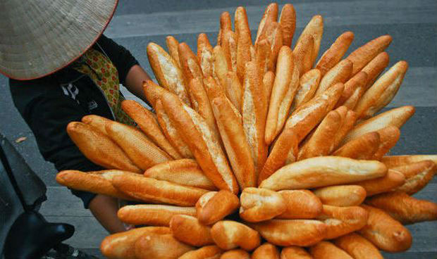 Bánh mì Sài Gòn từ lâu đã trở thành thức quà vô giá của người dân nơi đây Bánh mì Sài Gòn món quà vô giá của người dân nơi đây