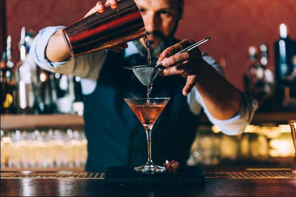 Nghề Bartender đang rất được yêu thích Bartender