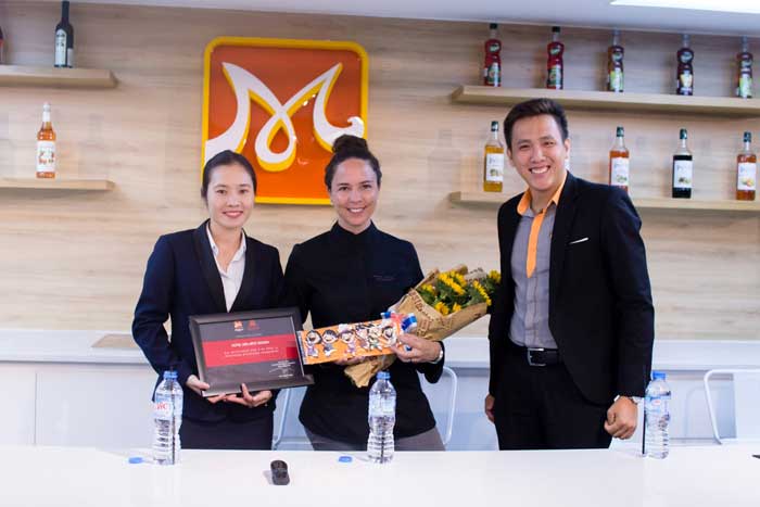 Bếp trưởng điều hành Hotel Des Arts Saigon Chef Annie bep truong dieu hanh hotel des arts saigon chef annie