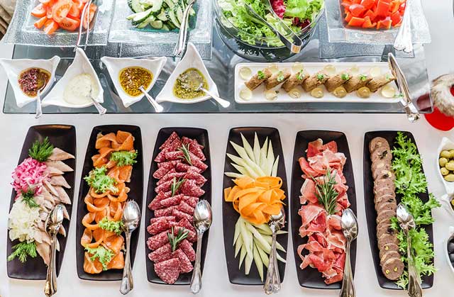 Thực đơn tiệc buffet ngày nay rất đa dạng buffet ngay nay rat da dang phong phu