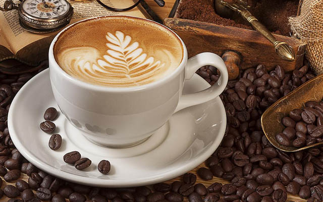 Cappuccino là tên gọi một loại café của Ý, được tạo nên từ 3 phần: Café Espresso, sữa nóng và sữa sủi bọt cappuccino cafe cua y