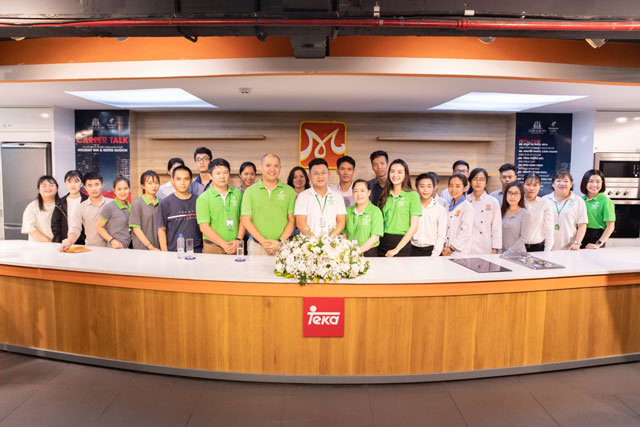 Chương trình Career Talk do HNAAu và Holiday Inn & Suites Saigon Airport phối hợp tổ chức Chương trình Career Talk