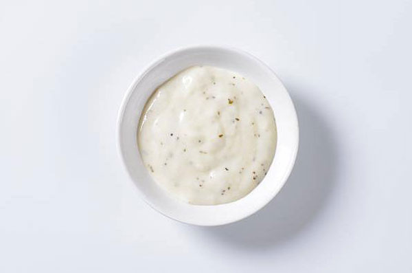 Xốt Ceasar màu trắng kem, thơm béo xốt ceasar