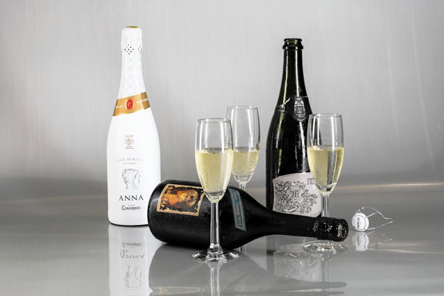 Champagne lôi cuốn là thức uống được hàng triệu người trên thế giới yêu thích champagne