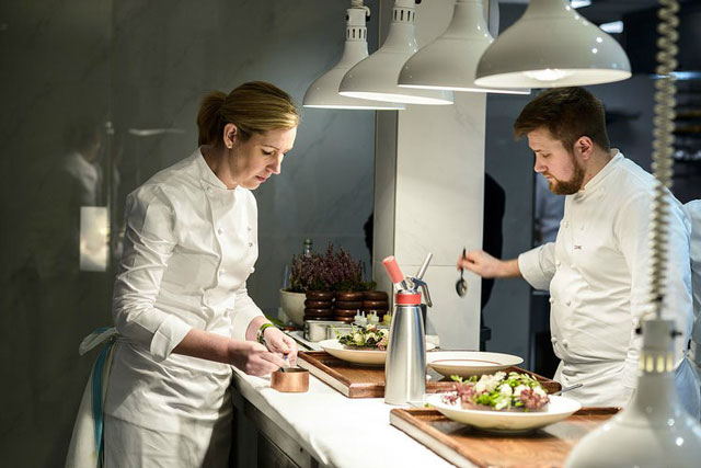 Clare Smyth tin rằng bản thân có thể làm mọi thứ, chỉ cần bạn có đủ niềm tin clare smyth luon tin vao ban than
