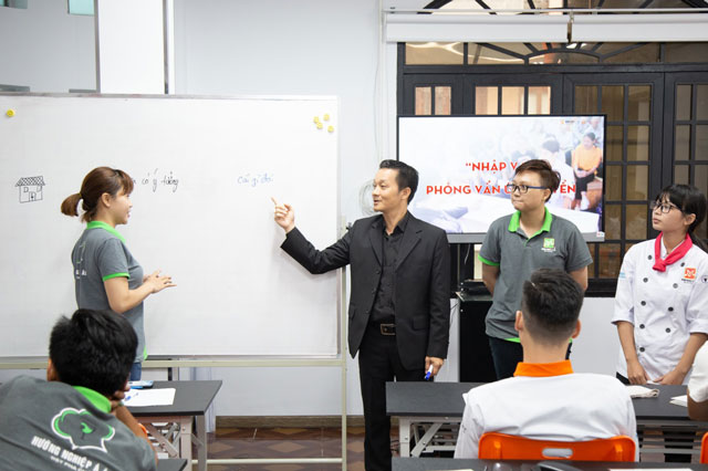 Các ứng viên được học hỏi từ Chuyên gia sẽ có cơ hội thành công cao hơn khi phỏng vấn trao đổi với chuyên gia