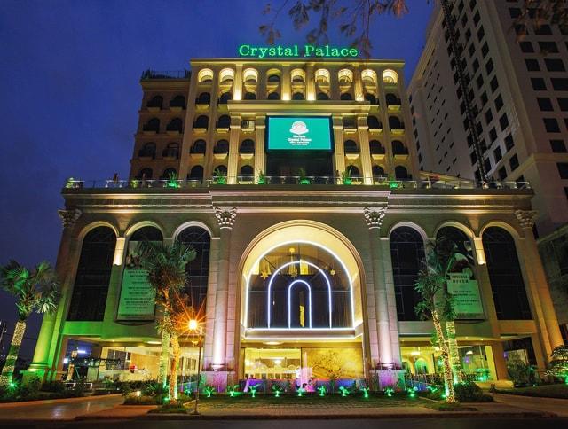 crystal palace het nhu cung dien nguy nga va long lay