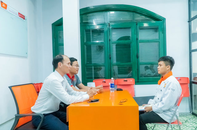 Cùng chuyên gia NHKS tham gia một buổi phỏng vấn trực tiếp Cùng chuyên gia NHKS tham gia một buổi phỏng vấn trực tiếp
