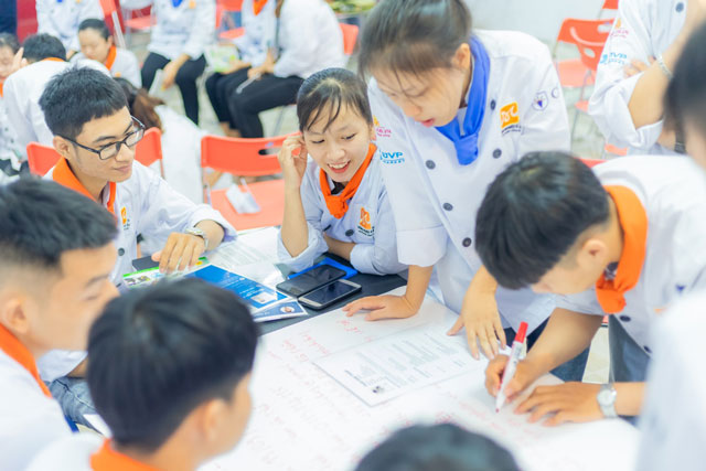 Giờ thực hành vừa vui vẻ, lại tập trung để đảm bảo CV đạt tiêu chuẩn 4C CV đạt tiêu chuẩn 4C