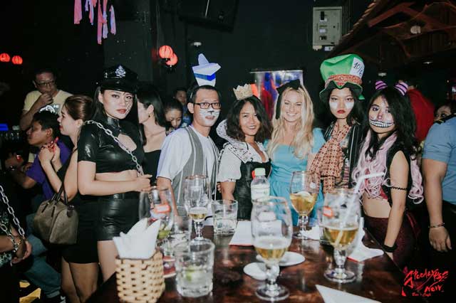 Đêm Halloween sôi động tại Apo Halloween sôi động tại Apo