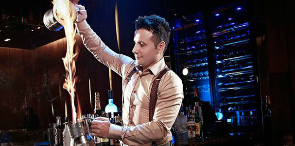 Flair Bartending là kỹ thuật nhận diện Bartender đẳng cấp flair bartending