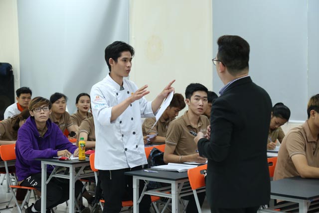 Mọi thắc mắc trong quá trình phỏng vấn đều được chuyên gia trong ngành giải đáp giải đáp thắc mắc khi phỏng vấn
