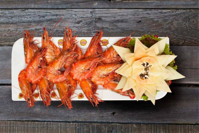 Nhà hàng phục vụ từ món ăn truyền thống Việt Nam hai san tuoi ngon nha hang viet pho