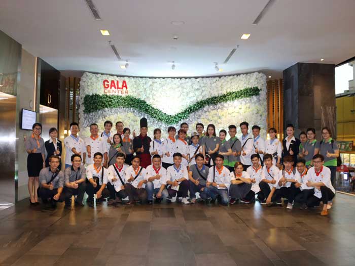 Học viên Hướng Nghiệp Á Âu tham quan Gala Center hoc vien huong nghiep a au tham quan gala center