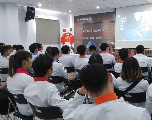 Học viên tham gia hội thảo hoc vien tham gia hoi thao