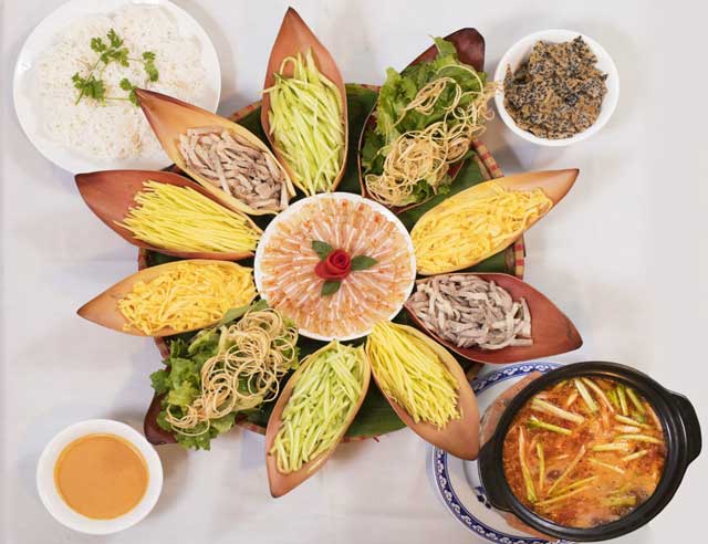 Lẩu thả - món ăn nổi tiếng của nhà hàng Seahorse Bistro Lẩu thả