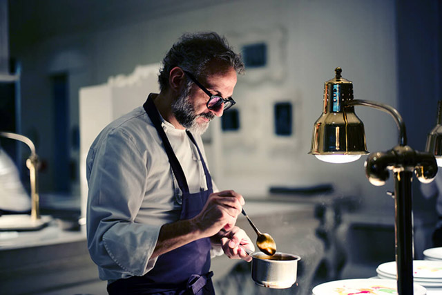 Mỗi món ăn do Bottura tạo ra đều “kể một câu chuyện hoàn chỉnh mon an bottura la mot cau chuyen hoan chinh