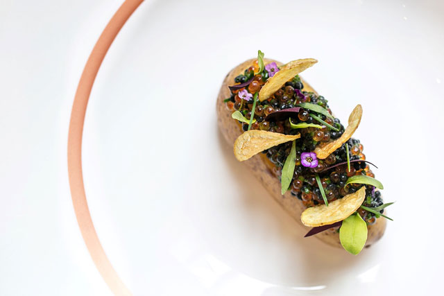 Món ăn nổi tiếng tại nhà hàng Core được làm từ sản vật quê hương Clare Smyth mon an noi tieng tai nha hang core