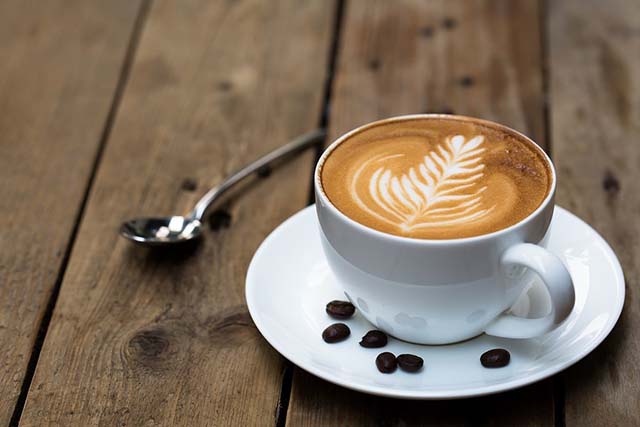 Ly Latte đúng “chuẩn” là phải đậm đà café mot ly latte dung chuan