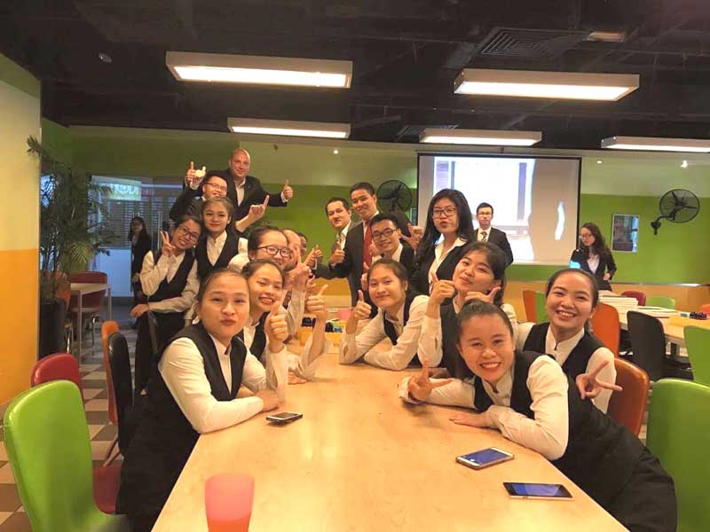 Nghề Nhà hàng Khách sạn - Vì yêu mà đến nghe nha hang khach san vi yeu ma den