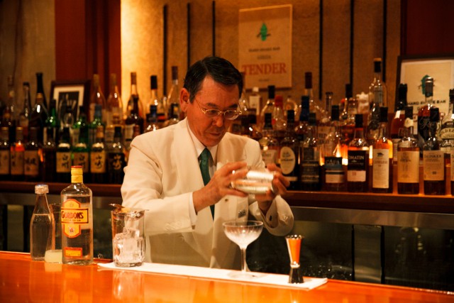 Chân dung người “nghệ sĩ” Nhật Bản - Kazuo Uyeda nghe si bartender kazuo uyeda