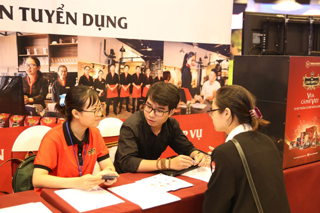 Nhà tuyển dụng trực tiếp phỏng vấn tại chương trình để lựa chọn ứng viên phù hợp nha tuyen dung truc tiep phong van tai chuong trinh