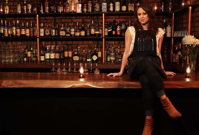Pamela Wiznitzer - nữ Bartender xinh đẹp và tài năng pamela wiznitzer nu bartender xinh dep