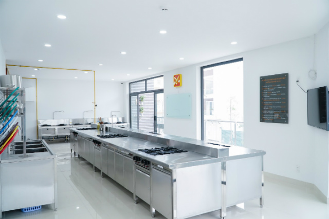 Phòng học Bếp Nóng hiện đại, khang trang phong hoc bep nong