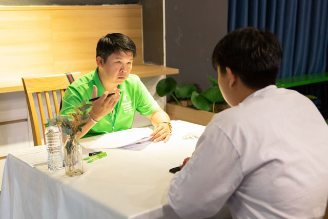 Đại diện Kèo nhà cái world cup châu âu trực tiếp phỏng vấn ứng viên tại Career Talk Đại diện Kèo nhà cái world cup châu âu trực tiếp phỏng vấn ứng viên tại Career Talk