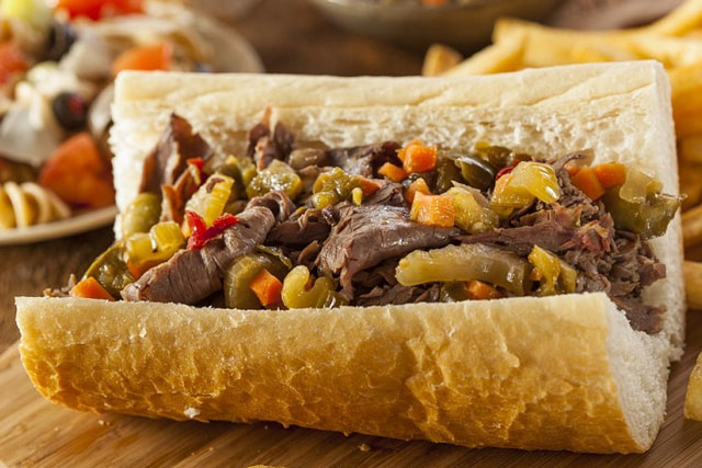 Sandwich thịt bò là món ăn quốc dân của Chicago Sandwich thịt bò