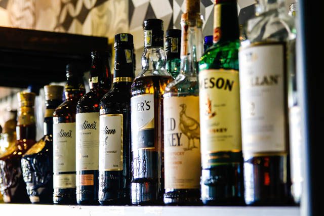 Để tạo nên vị chuẩn của những ly cocktail, không thể bỏ qua thành phần Spirit spirit duoc su dung trong pha che de chi nhung loai ruou manh