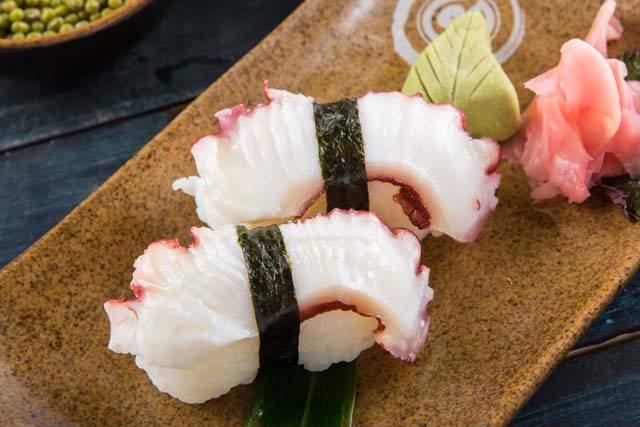 Sushi bạch tuộ