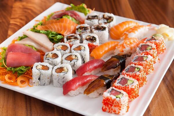 Sushi hoàn toàn khác Kimbap