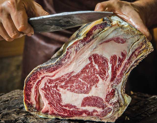 Thịt bò sau khi Dry-aged có lượng mỡ và nạc đạt chuẩn Thịt bò sau khi Dry-aged