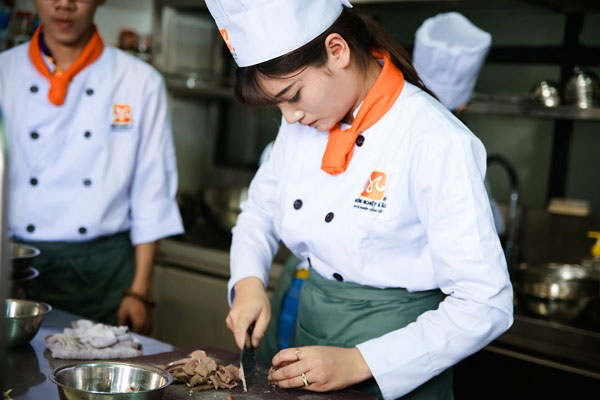 Thực tập sinh từ HNAAu có cơ hội được đào tạo tay nghề tại Sun World Bà Nà Hills thực tập tại Sun World Bà Nà Hills đà nẵng