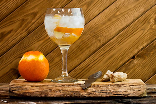 Tinh dầu vỏ cam giúp rượu Gin dễ chịu hơn Tinh dầu vỏ cam