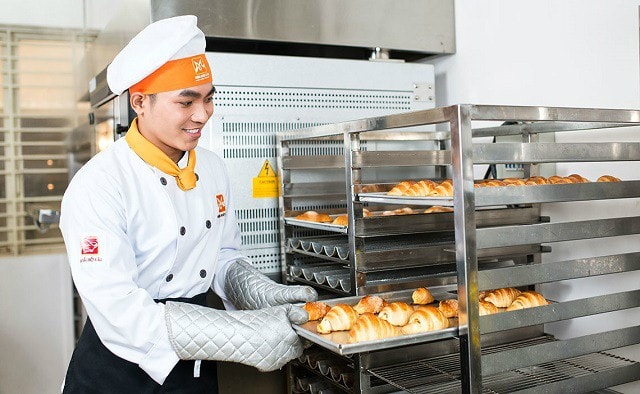 Tổ Trưởng Bếp Bánh to truong bep banh